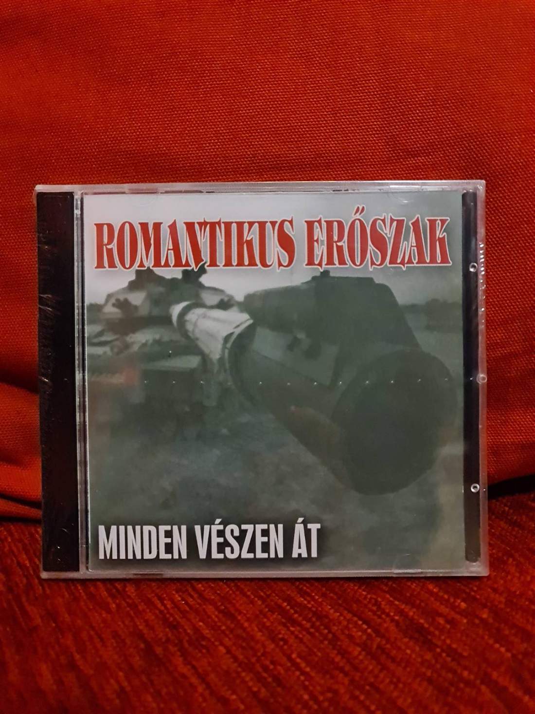 ROMANTIKUS ERŐSZAK - MINDEN VÉSZEN ÁT CD