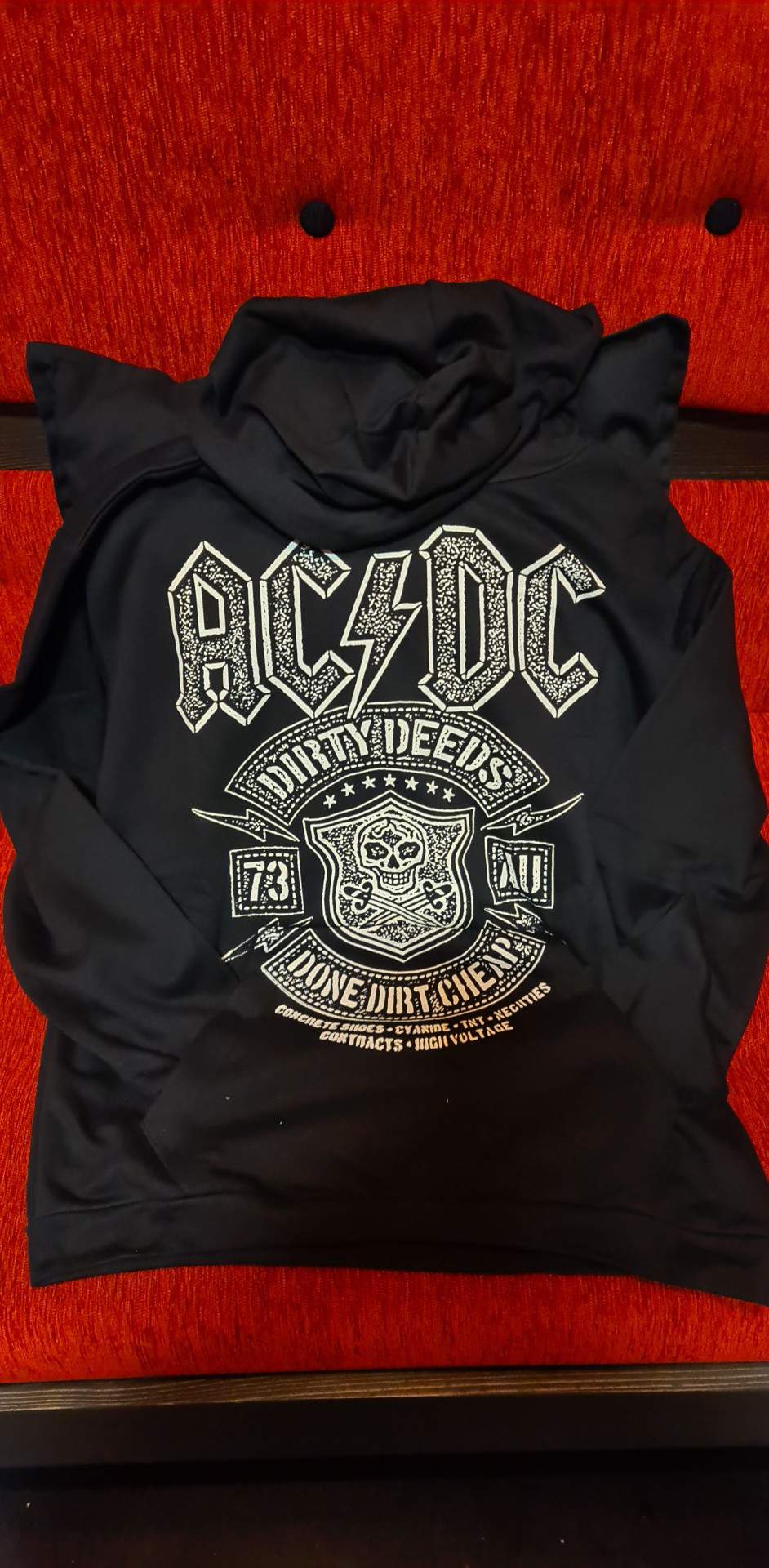 AC/DC - DIRTY DEEDS DONE DIRT CHEAP belebújós pulóver