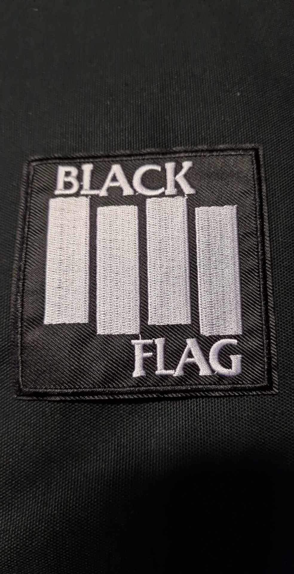 BLACK FLAG FELVARRÓ